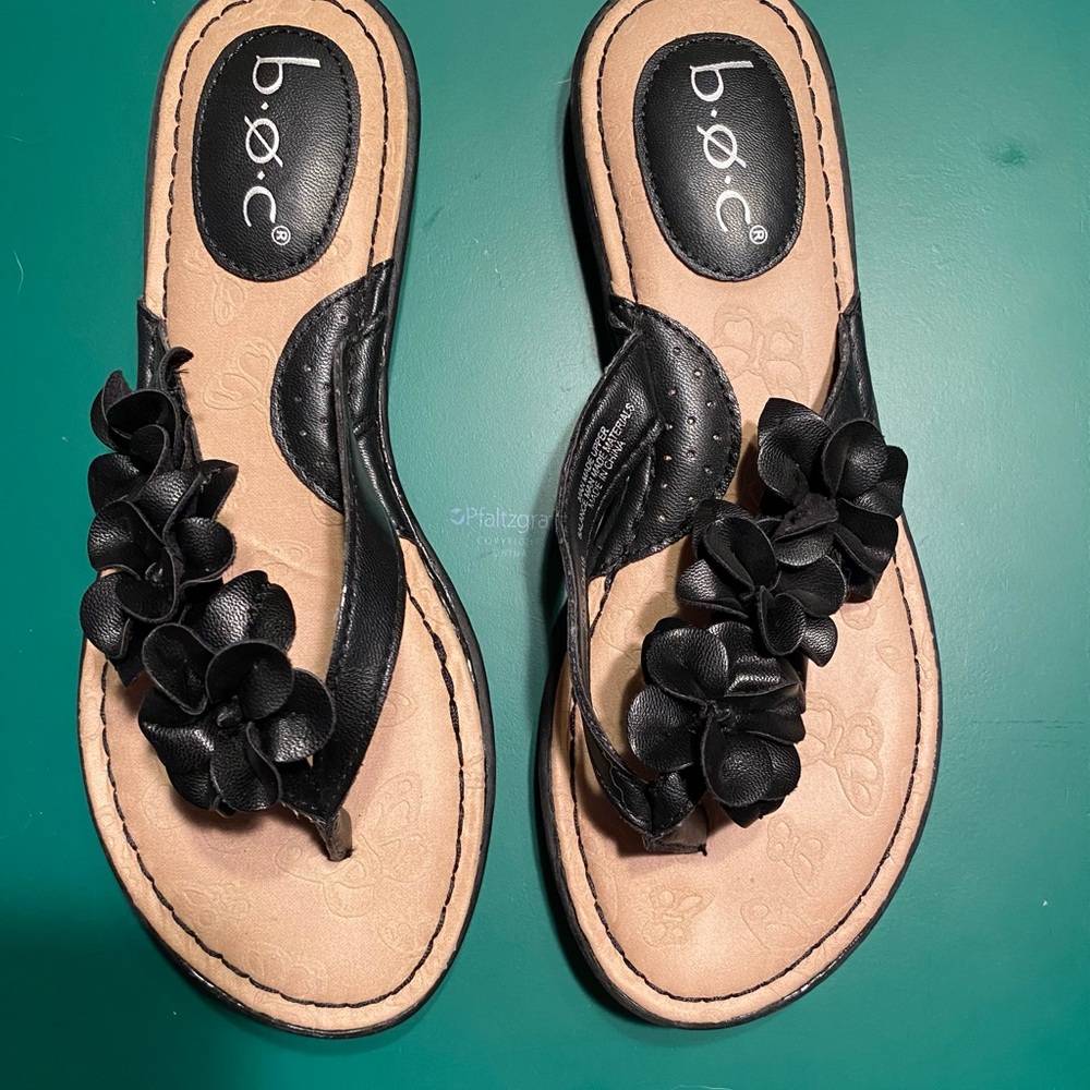 b.o.c. Black Floral Women's Sandals